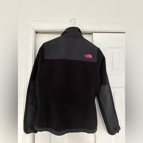 North Face Black Denali Fleece Jacket Breast Cancer Awareness Edition - Picture 4 of 4